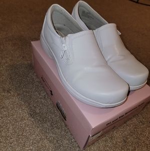 Air Supply Plus nursing shoes